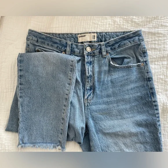 Mom Jeans - Picture 3 of 3